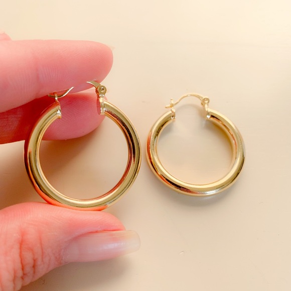 Gold Hoop Earrings 30mm | 14k Gold Filled - Picture 6 of 8